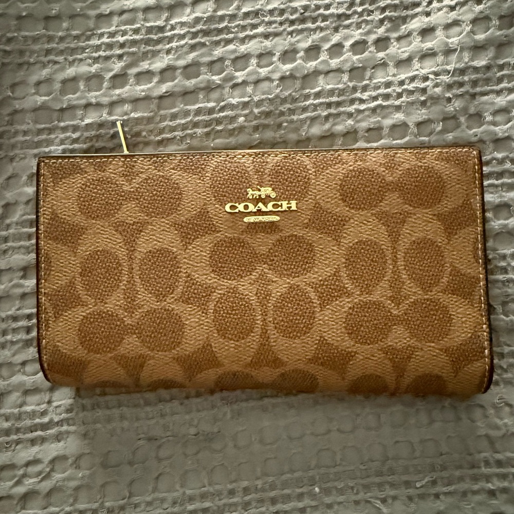 Coach Slim Zip Wallet
